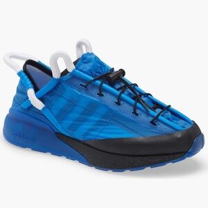 Adidas Blue and Black Sneakers Sleek Design lightly worn